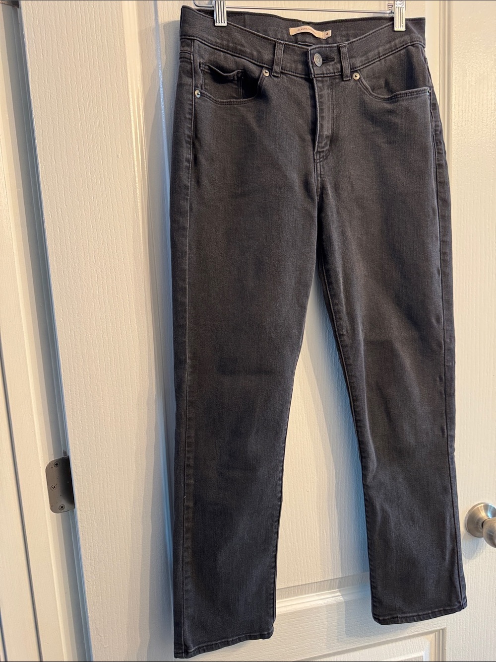 Levi's Women's Straight Leg Jeans in Washed Black